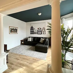  Apartment Les 300s 3e Avenue Canada